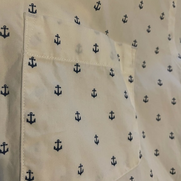 Men’s Express Long-Sleeve Button Down (SMALL) - Picture 3 of 4